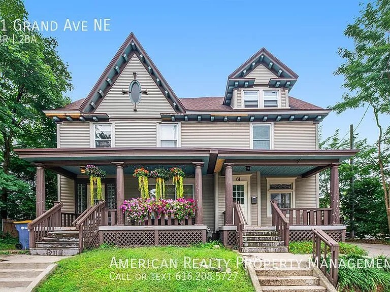 61 Grand Ave NE — Photo 1