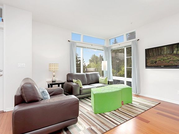 2nd image of 15175 NE 81st Way Unit 101