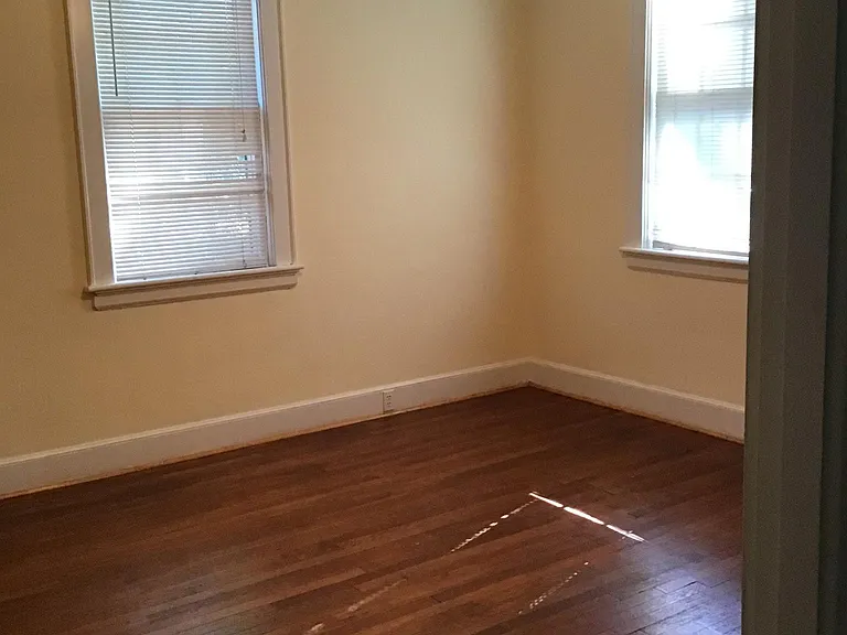 808 Heidt St — Photo 5
