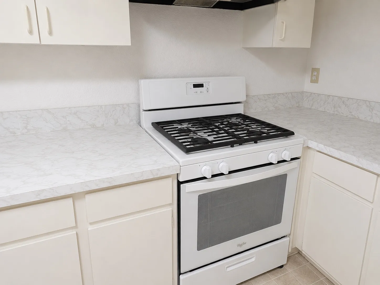 1 bed, 590 sqft, $1,100 — Photo 4