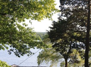 1575 Cedar Dr, Chelsea, MI 48118