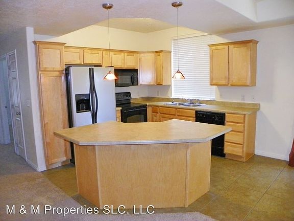 2nd image of 170 W Albion Village Way #102-9600