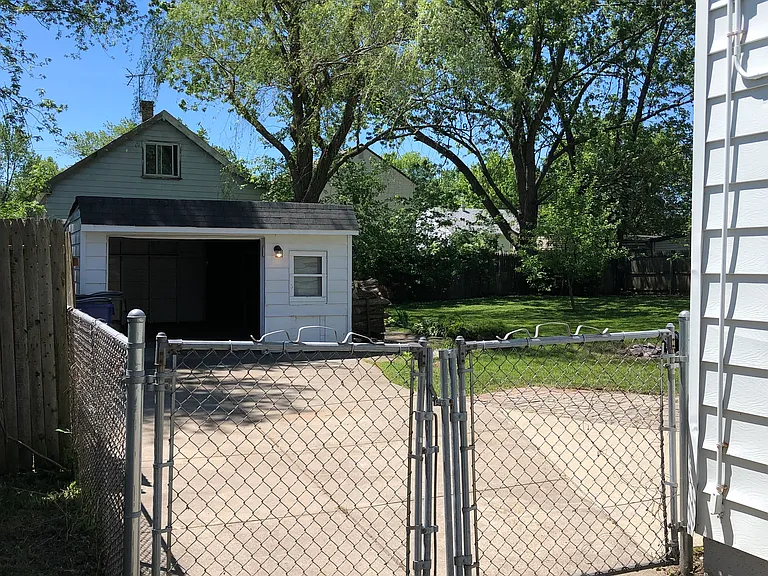 13603 Kirton Ave — Photo 27