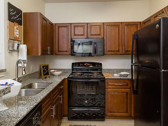 3rd image of 9721 Cypresswood Dr #932