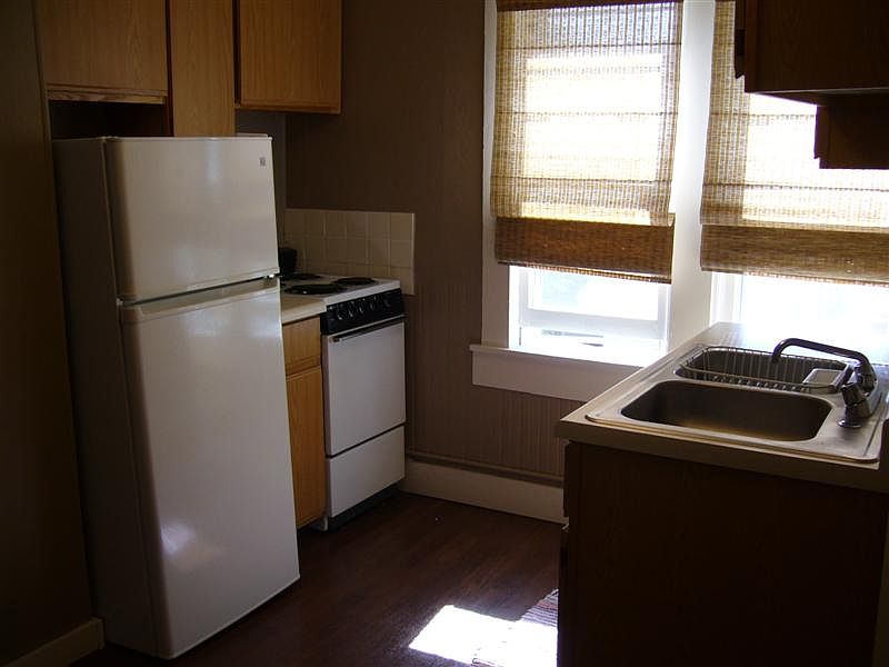 1st image of 123 Garden St APT B