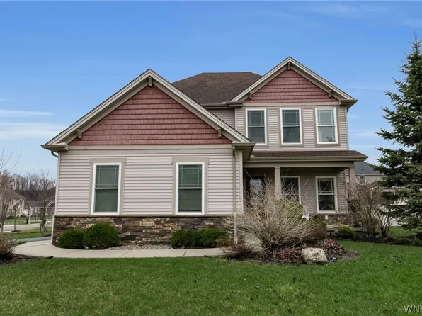 2379 Agassiz Dr, Lake View, NY 14085