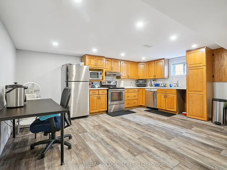 13 Beaucourt Pl #LOWER — Photo 7