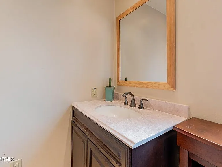 4635 N 24th Pl — Photo 16