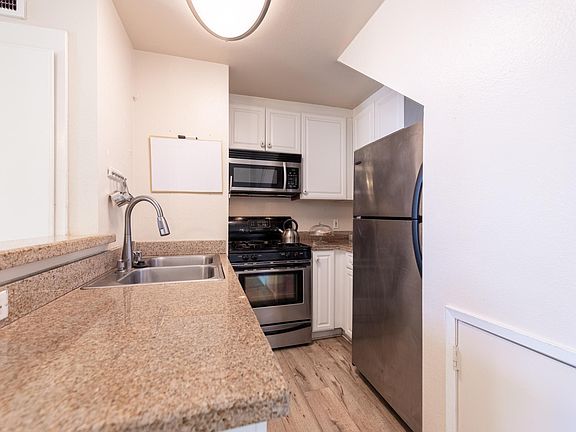 2nd image of 5525 Canoga Ave APT 316