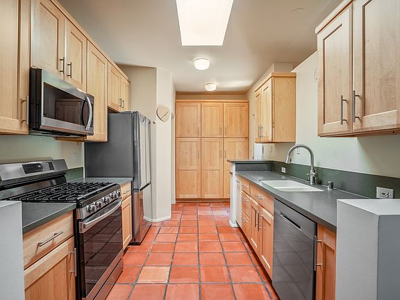 5th image of 610 Don Canuto St