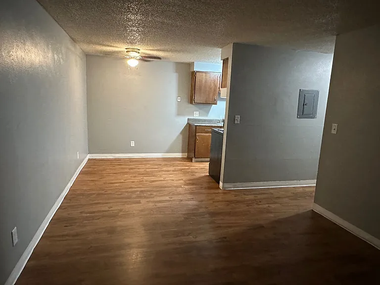 Prospect Pointe Apartments — Photo 26