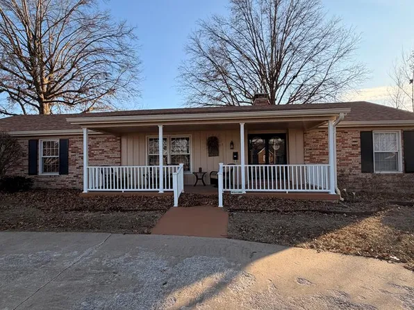 110 Lamb Ave, Macon, MO 63552