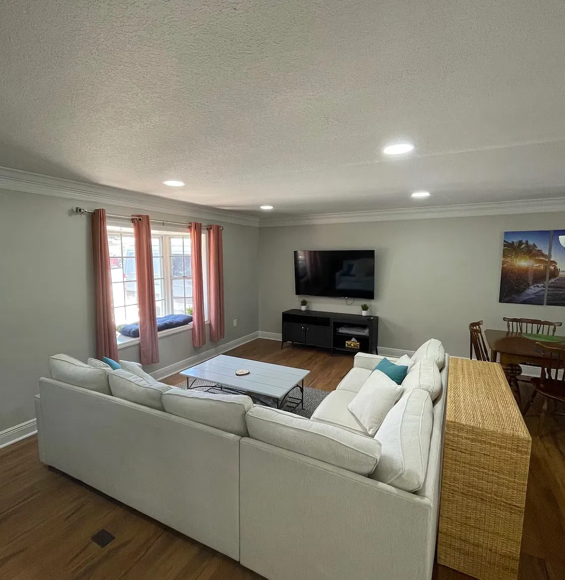 3 bed, 1900 sqft, $2,850 — Photo 4