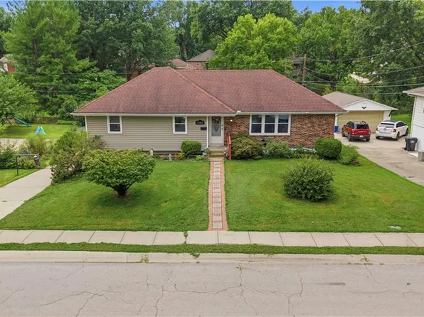 17907 E Redwood Dr, Independence, MO 64056