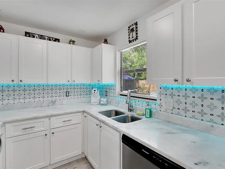 4731 W Montgomery Ave — Photo 17