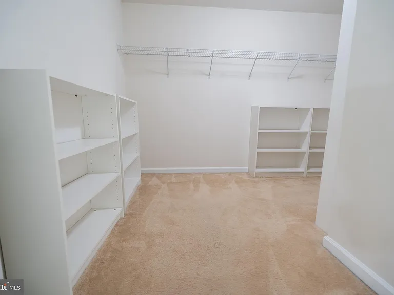 610 Kent Ct — Photo 23