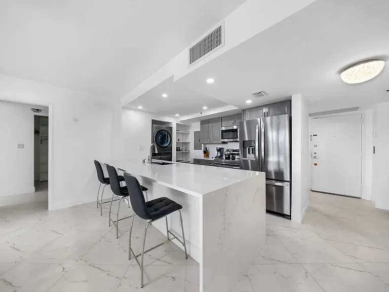 1717 N Bayshore Dr #ID1054116P — Photo 5