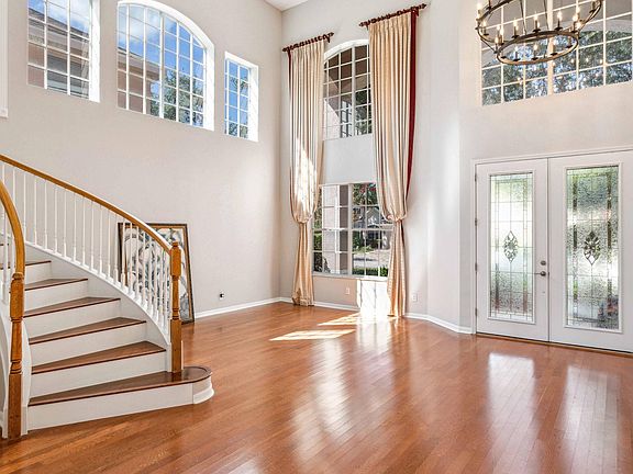 2nd image of 10226 Deercliff Dr