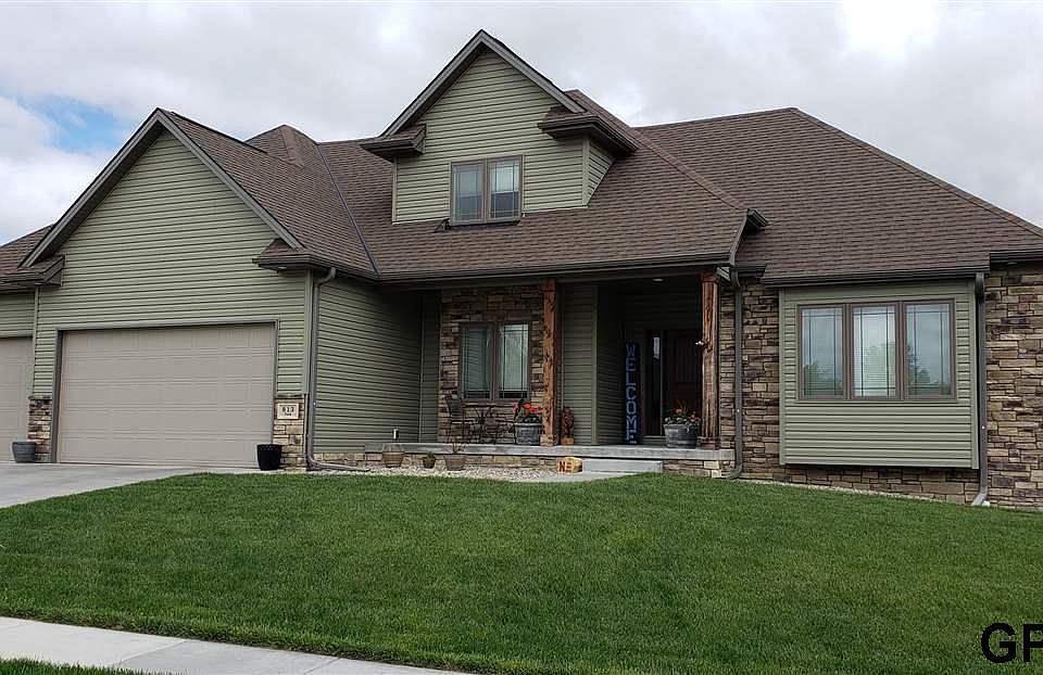 1st image of 813 Park Dr