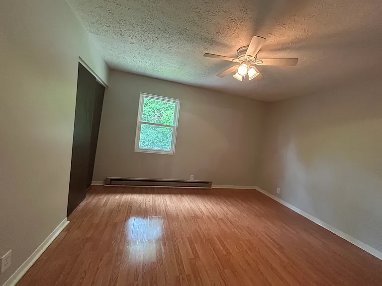 11758 Mary Ingles Hwy #F — Photo 5