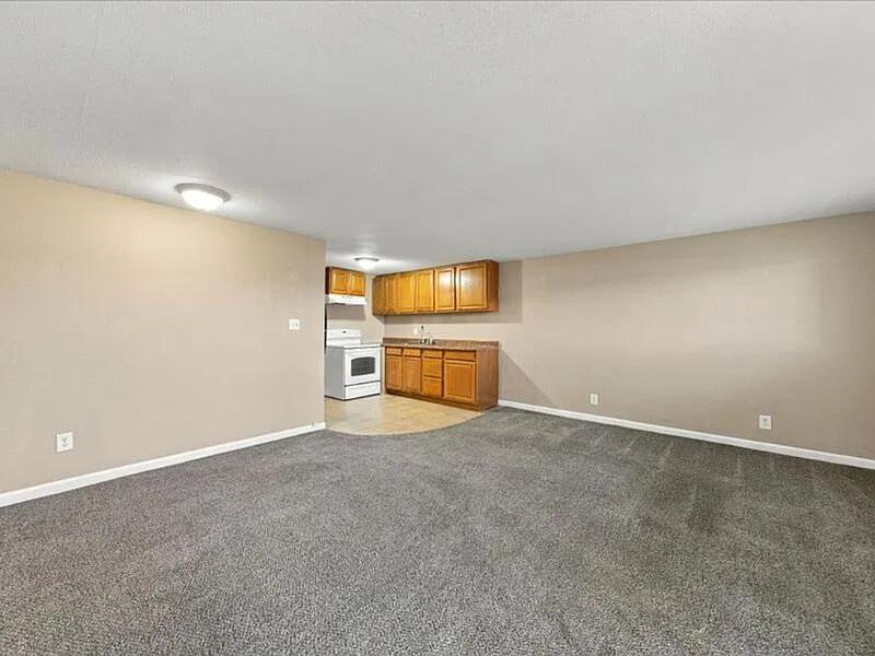 1 bed, 1.0 bath, 980 sqft, $900 — Photo 2