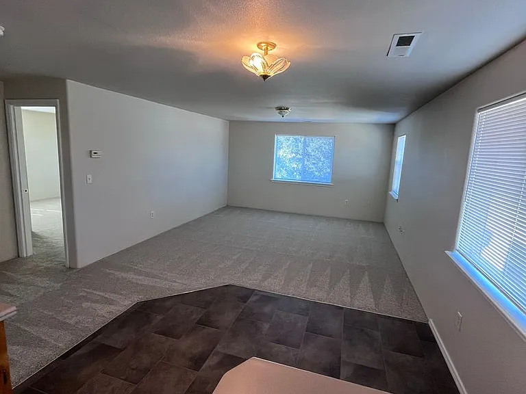 209-213 Edwards St — Photo 18