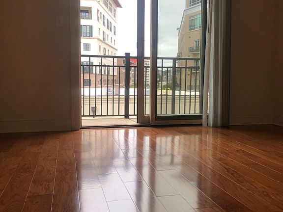 4th image of 155 Riverplace Way #406