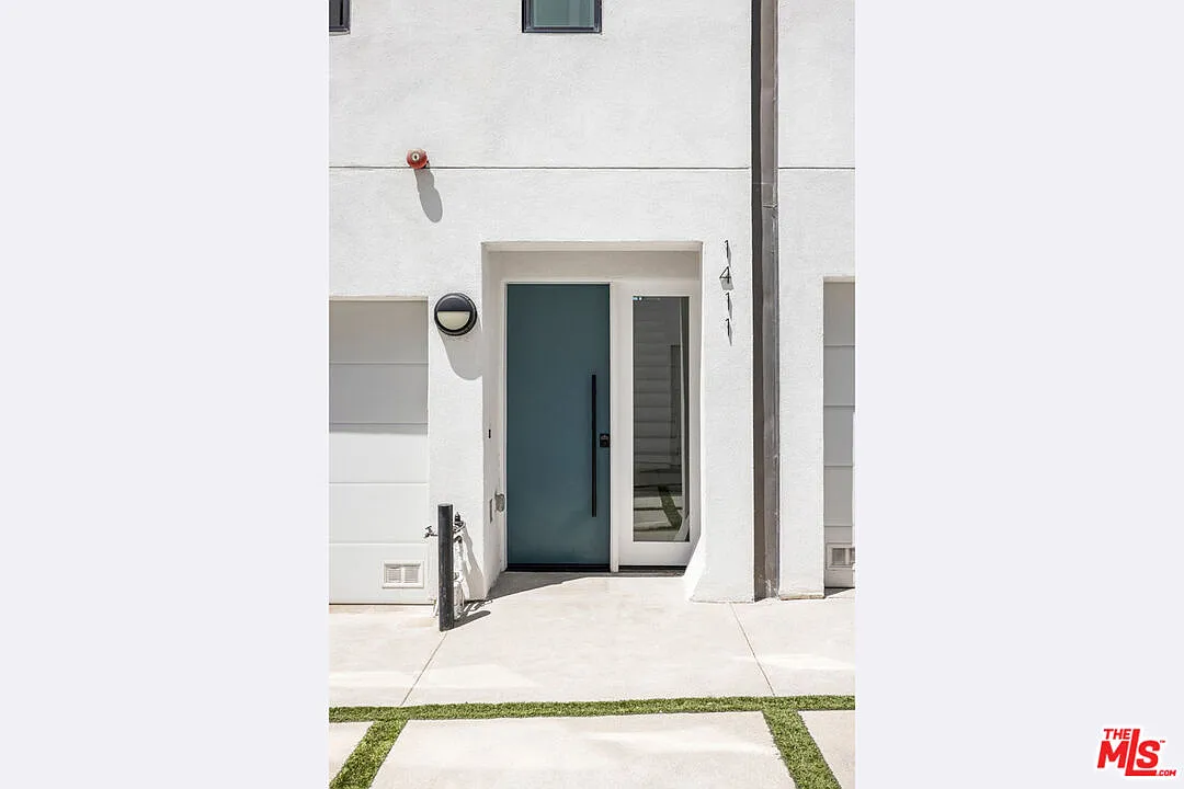 Building Photo - 1411 Roca Ln