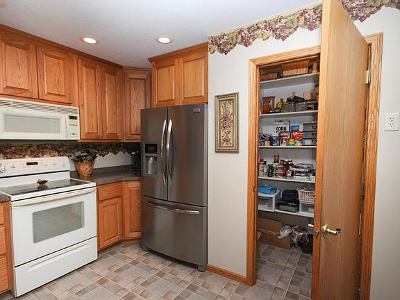 5th image of 971 Carlos Timbers Dr NE