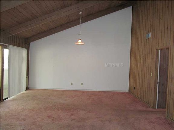 5th image of 105 Weeping Elm Ln