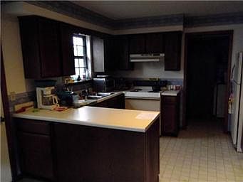 4th image of 15141 Newton St