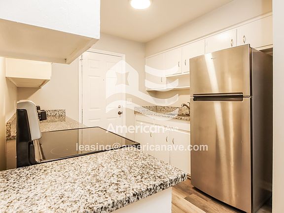 1439885_005_kitchen_13956726.jpg