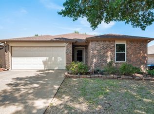 112 N Buffalo Grove Rd, Fort Worth, TX 76108