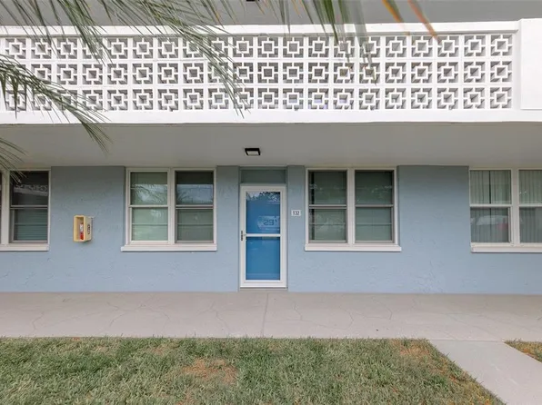 4715 Bay St NE APT 132, Saint Petersburg, FL 33703