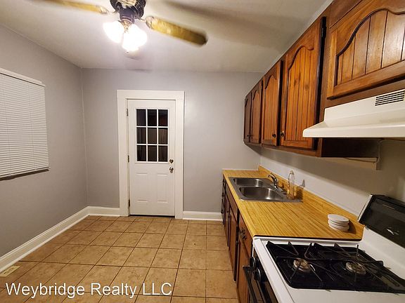 5th image of 2347 Noble Ave