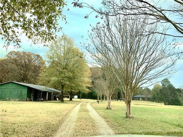 1st image of 4005 Trails End Dr