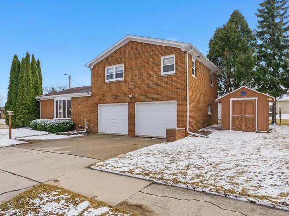 1202 South 35th STREET, Manitowoc, WI 54220