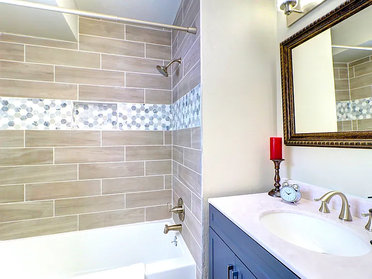 213 High Creek Dr — Photo 3
