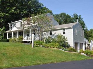 9 Susan Ln, Falmouth, ME 04105