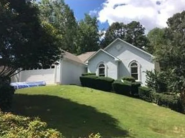 2090 Ivy Ln, Cumming, GA 30041
