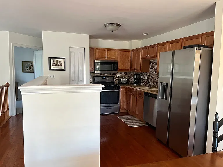 1290 Derry Ln #1290 — Photo 4