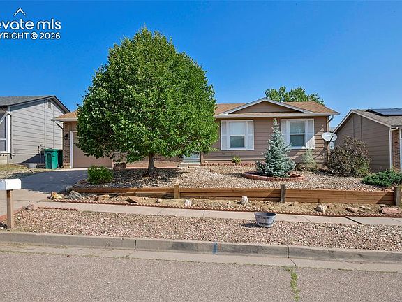 2nd image of 6830 Parkridge Ct