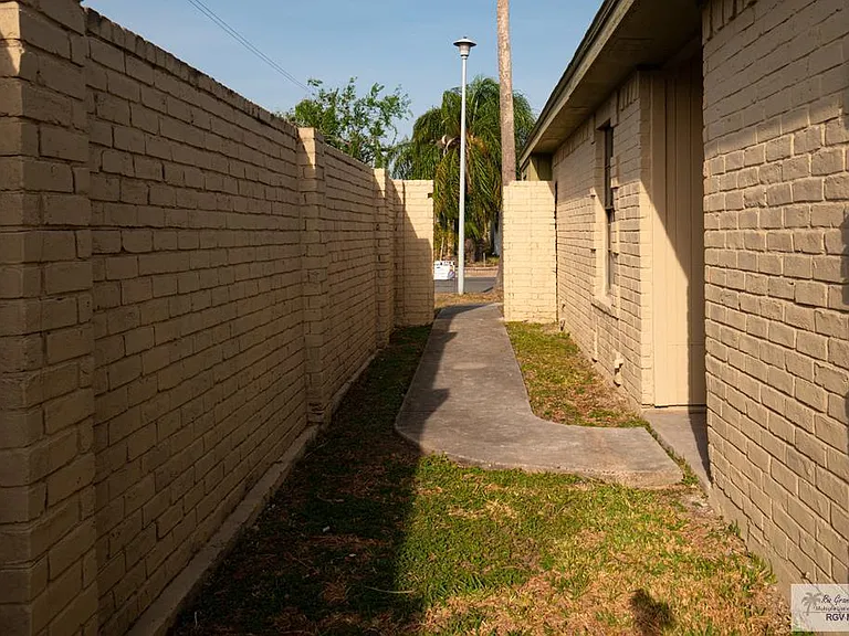 23919 Ellie Ln — Photo 11