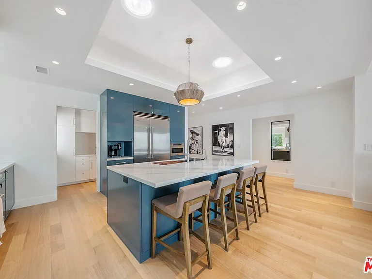 1222 S Genesee Ave — Photo 30