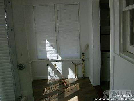 5th image of 102 Fairfax St