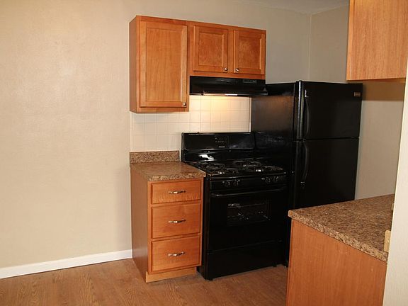 5th image of 7467 Williams Ave