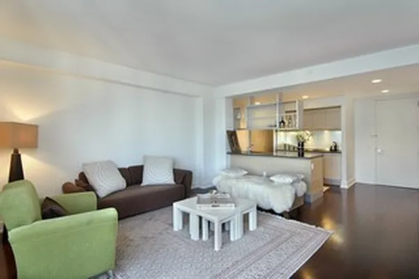 Sold by Galleria | media 3