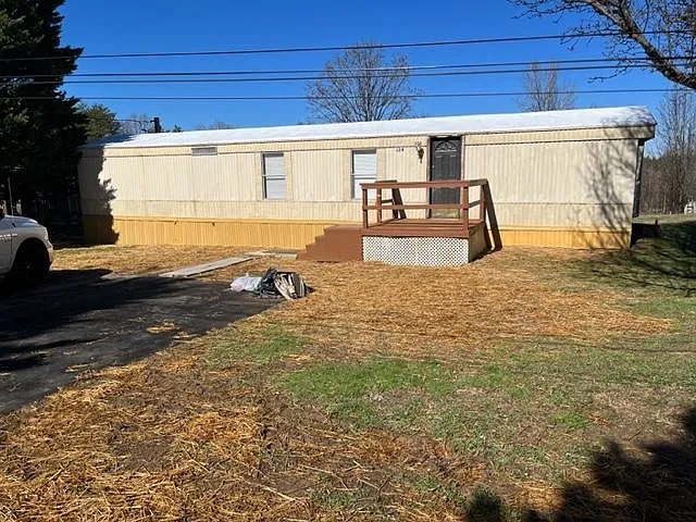 124 Zina Ln — Photo 3