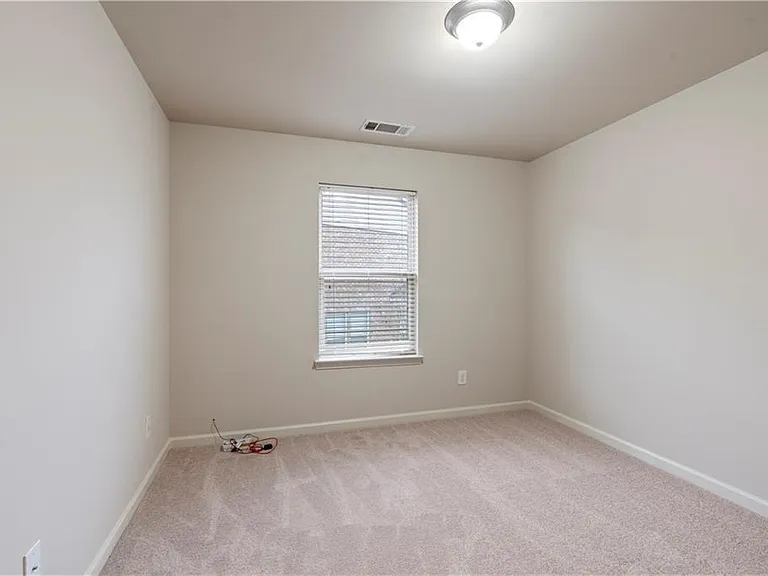 3879 Brockenhurst Dr — Photo 12