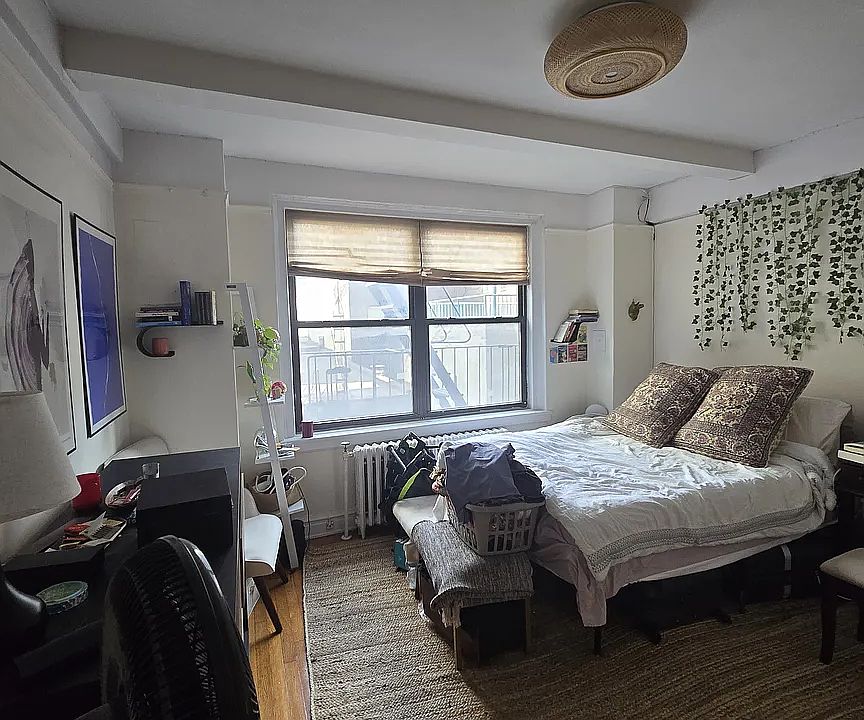 1st image of 455 W 34th St APT 4G